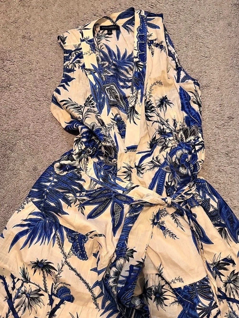 Banana Republic Floral Mini Dress in Cream & Blue Size Large Like New